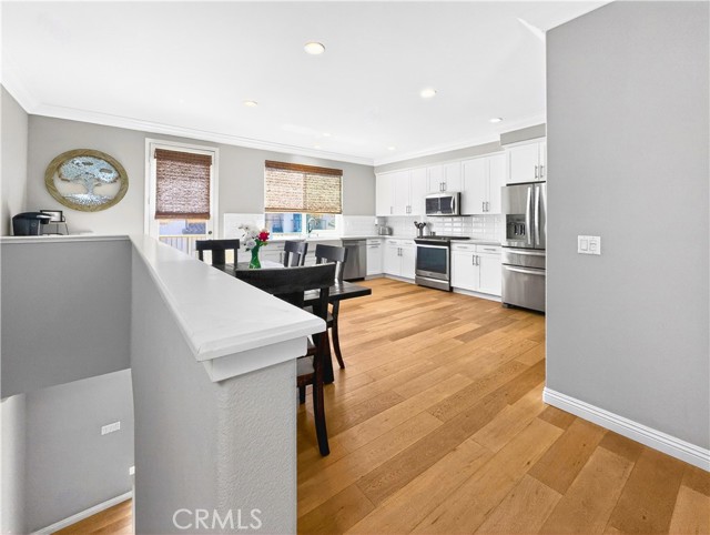 Detail Gallery Image 11 of 25 For 16901 Airport Circle #107,  Huntington Beach,  CA 92649 - 3 Beds | 2/2 Baths