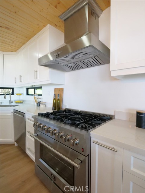 Detail Gallery Image 14 of 41 For 2741 Vista Mesa Dr, Rancho Palos Verdes,  CA 90275 - 2 Beds | 2 Baths