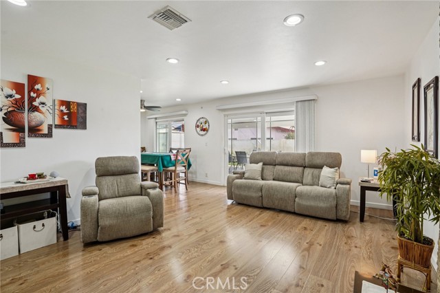 Detail Gallery Image 6 of 44 For 23616 Atmore Ave, Carson,  CA 90745 - 4 Beds | 2 Baths