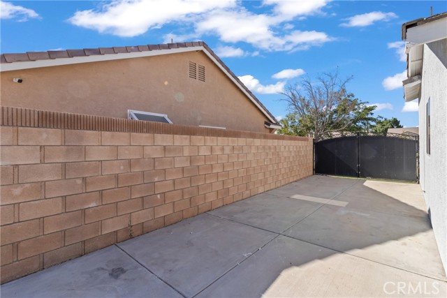 6210 W Avenue J5, Lancaster CA: https://media.crmls.org/medias/3def612d-8ac3-4951-9187-e474b71ddb99.jpg