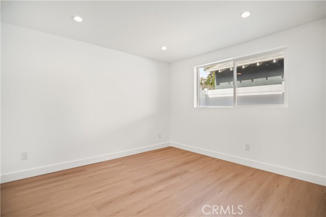 Detail Gallery Image 10 of 18 For 6937 Jellico Ave, Lake Balboa,  CA 91406 - 2 Beds | 2 Baths