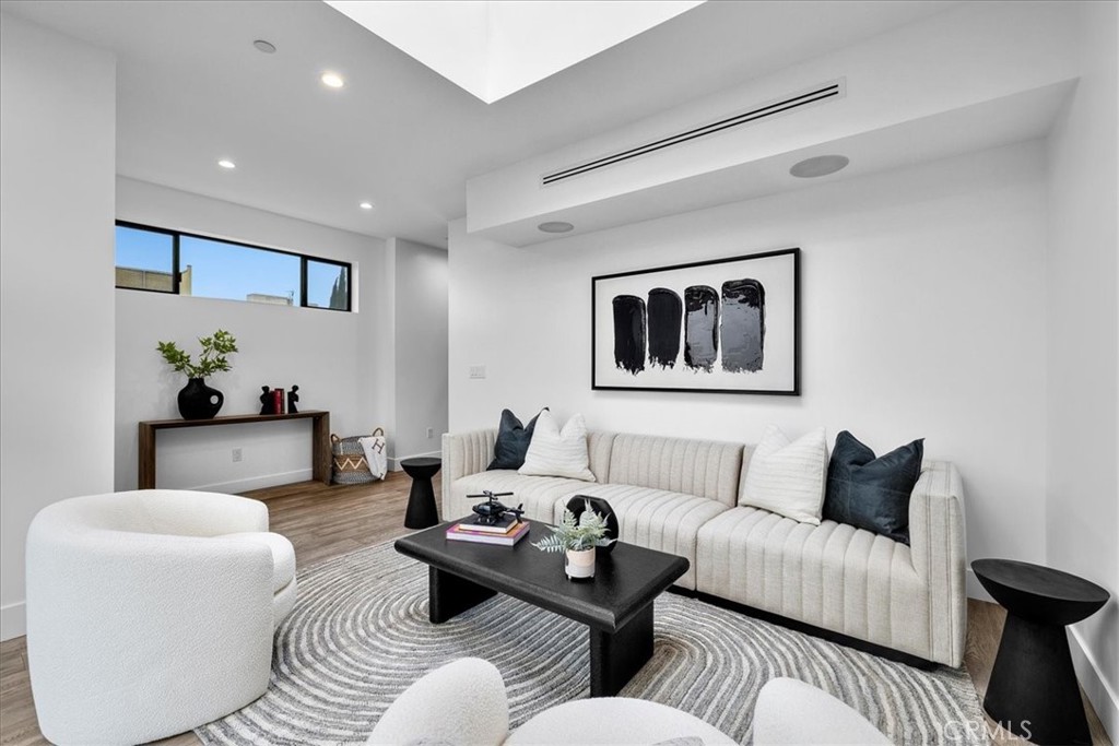 MLS #SB25034214 img 27