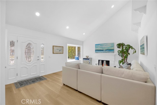 Detail Gallery Image 5 of 66 For 8204 Carob St, Cypress,  CA 90630 - 4 Beds | 3 Baths