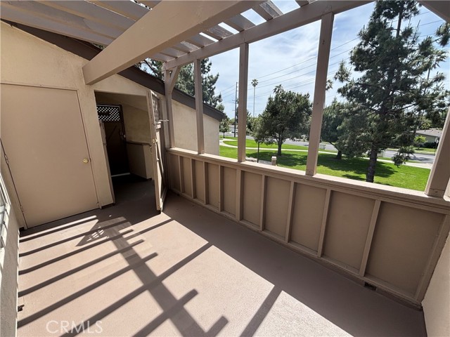 Detail Gallery Image 2 of 37 For 1350 Cabrillo Park Dr #F,  Santa Ana,  CA 92701 - 1 Beds | 1 Baths