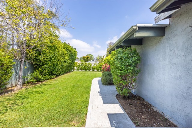 Detail Gallery Image 36 of 37 For 22518 Dolorosa St, Woodland Hills,  CA 91367 - 4 Beds | 2 Baths