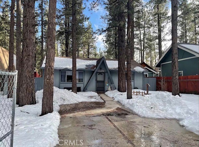 Detail Gallery Image 2 of 12 For 920 E Barker Bld, Big Bear City,  CA 92314 - 2 Beds | 1 Baths