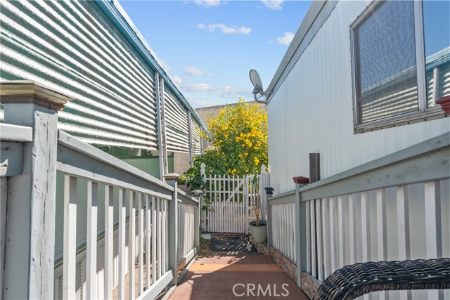 21001 Plummer Street, Chatsworth CA: https://media.crmls.org/medias/3df1eb22-4669-46dd-8701-959952fc54e8.jpg