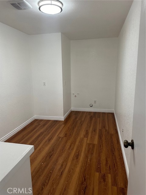Detail Gallery Image 17 of 36 For 16485 Wintun Rd, Apple Valley,  CA 92307 - 5 Beds | 2/1 Baths