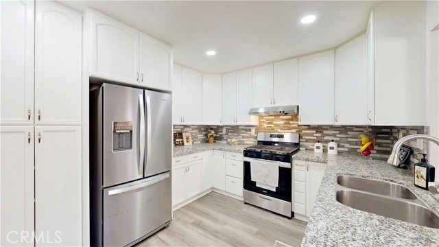8007 New Salem Street, San Diego CA: https://media.crmls.org/medias/3df231f4-ad1c-4f17-b0b7-bdb94c0be819.jpg