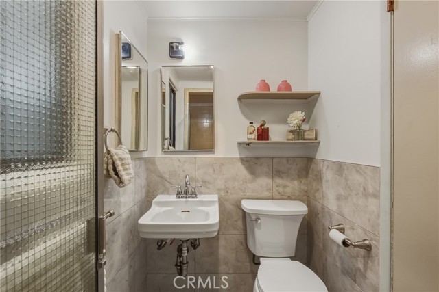 Detail Gallery Image 27 of 39 For 375 N Canyon Bld, Monrovia,  CA 91016 - 3 Beds | 2 Baths