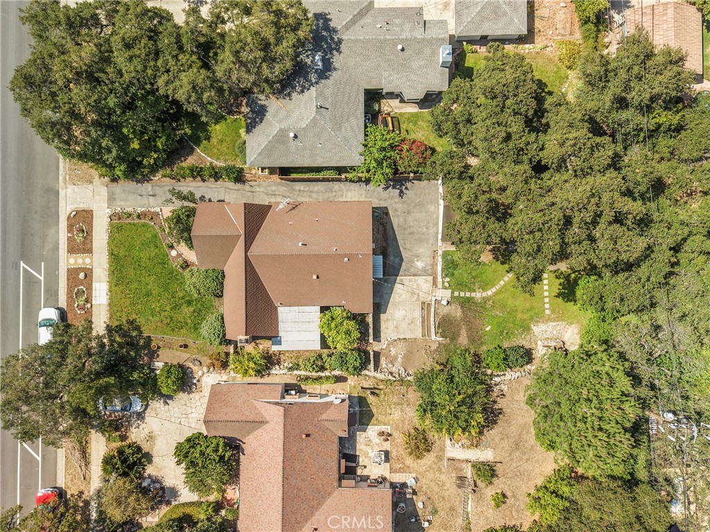 https://media.crmls.org/medias/3df37946-de90-4df8-aa8c-4a2cf0c836b2.jpg?preset=X-Large