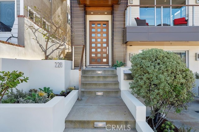 Detail Gallery Image 65 of 75 For 228 31st St, Manhattan Beach,  CA 90266 - 4 Beds | 3/2 Baths