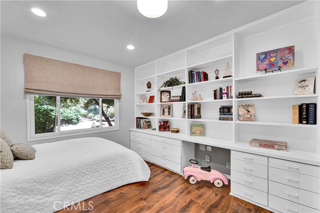 Detail Gallery Image 34 of 59 For 18090 Karen Dr, Encino,  CA 91316 - 4 Beds | 2/1 Baths