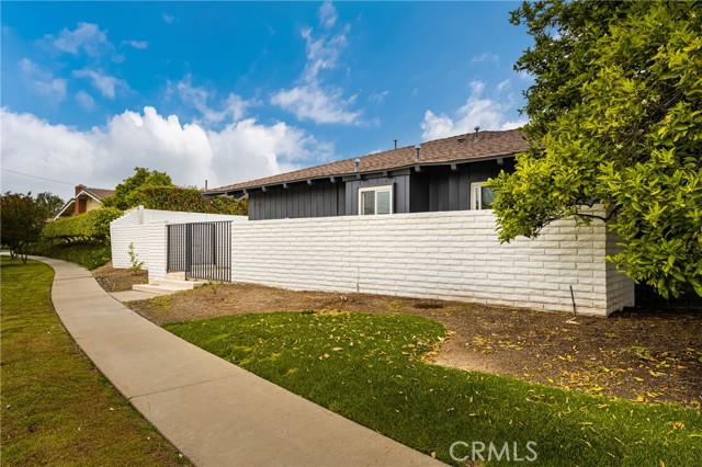 Detail Gallery Image 52 of 54 For 18961 Castlegate Ln, Santa Ana,  CA 92705 - 4 Beds | 3/1 Baths