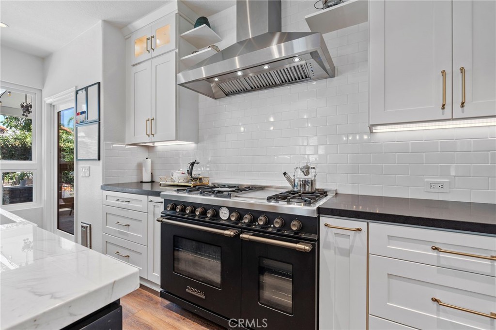 MLS #OC25192282 image #13