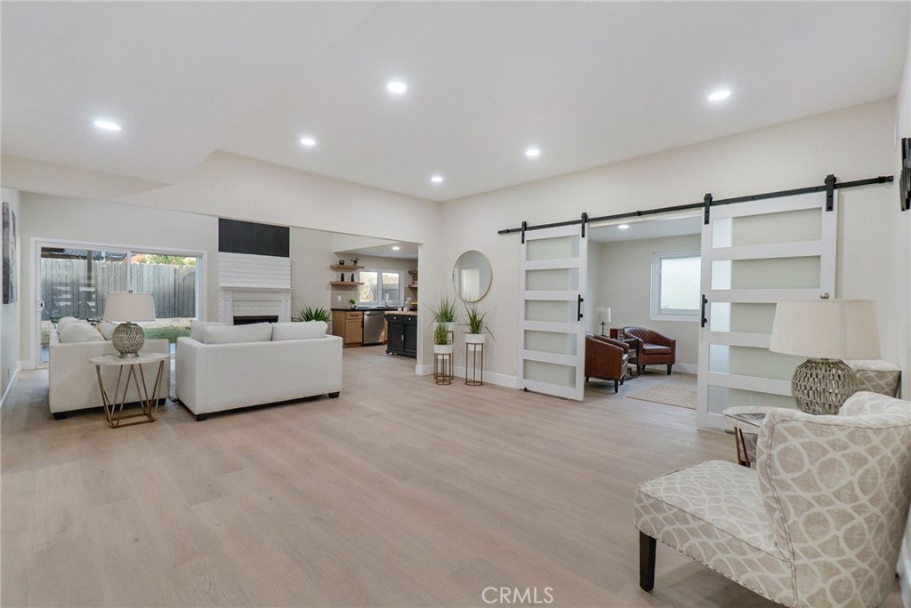 MLS #OC25260184 image #27