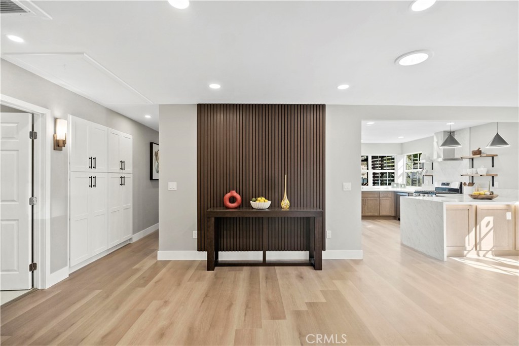 MLS #OC25232738 image #6