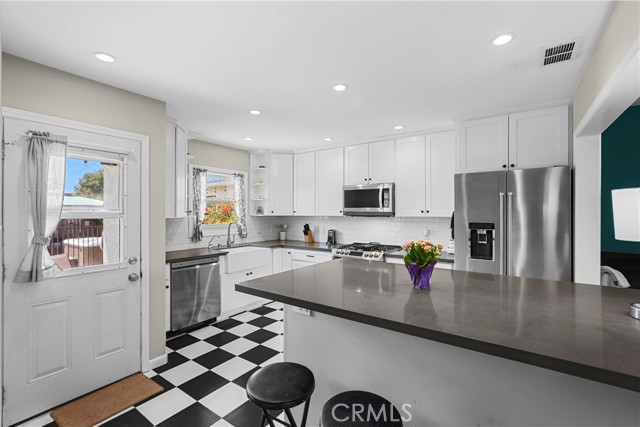 744 N Russell Drive, Orange CA: https://media.crmls.org/medias/3df56eed-120d-48df-adb3-055ec0b81244.jpg