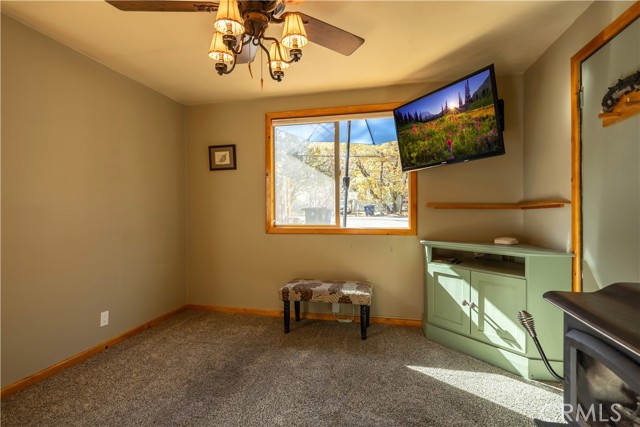 Detail Gallery Image 5 of 24 For 435 Moreno Ln, Sugarloaf,  CA 92386 - 1 Beds | 1 Baths