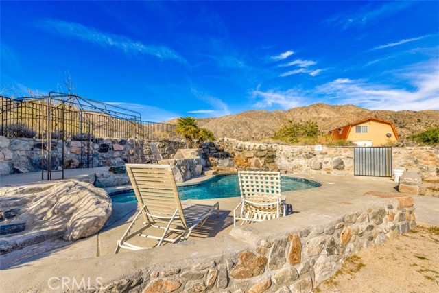 Detail Gallery Image 6 of 52 For 50720 Panorama, Morongo Valley,  CA 92256 - 3 Beds | 3 Baths