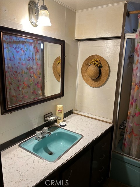 Detail Gallery Image 5 of 11 For 9113 Rosecrans Ave #14,  Bellflower,  CA 90706 - 1 Beds | 1 Baths