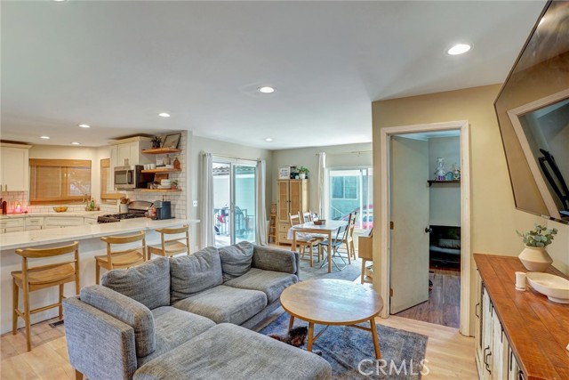 Detail Gallery Image 5 of 32 For 1919 W Coronet Ave #153,  Anaheim,  CA 92801 - 3 Beds | 2 Baths