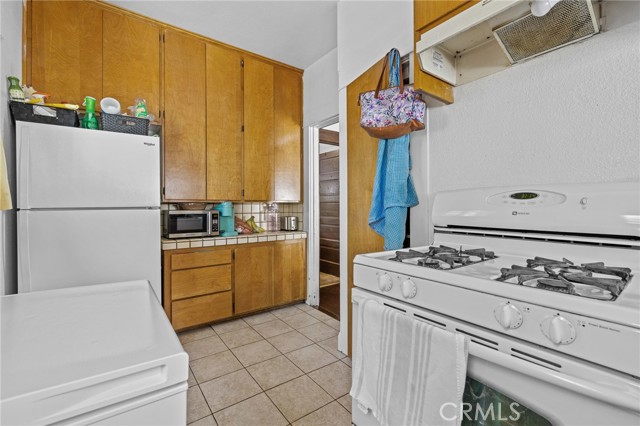 608 E Main Street, Santa Paula CA: https://media.crmls.org/medias/3df80bae-8931-443a-b12f-e7f0666cd526.jpg