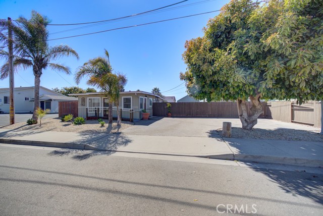 Detail Gallery Image 4 of 29 For 166 S 10th St, Grover Beach,  CA 93433 - 2 Beds | 1/1 Baths