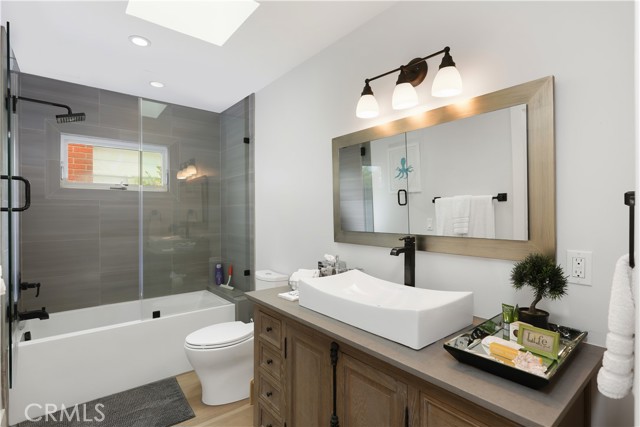 Detail Gallery Image 12 of 70 For 527 Seaward Rd, Corona Del Mar,  CA 92625 - 4 Beds | 3/1 Baths