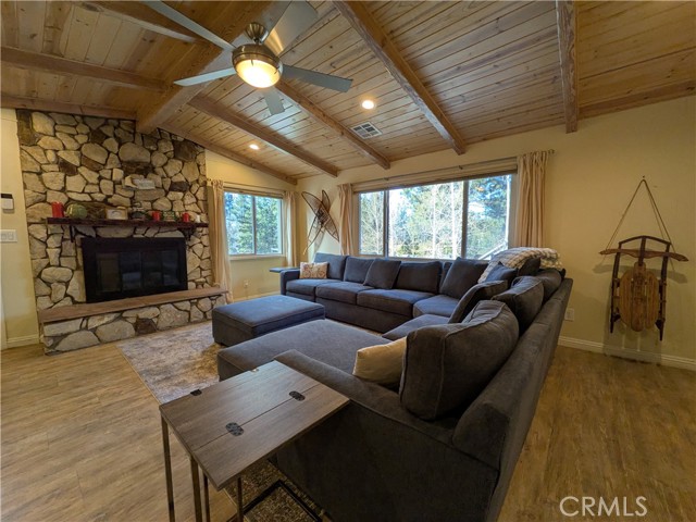 693 Knight Avenue, Big Bear Lake CA: https://media.crmls.org/medias/3df8a62a-7a3d-4d57-9901-7eb89724aff2.jpg