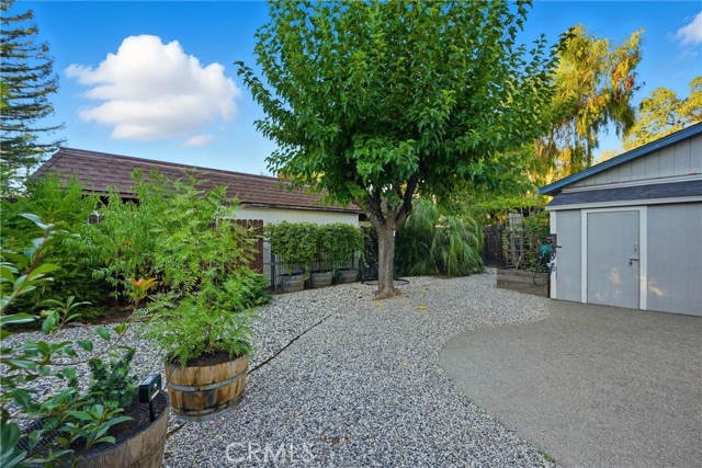 Detail Gallery Image 8 of 46 For 19453 Mountain Meadow North, Hidden Valley Lake,  CA 95467 - 3 Beds | 2 Baths