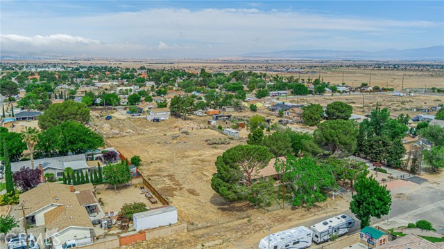 42631 51st W Street, Quartz Hill CA: https://media.crmls.org/medias/3df8fdaf-4729-42a7-a25a-8ddd7b06c04f.jpg