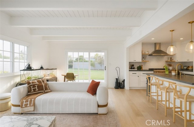 Detail Gallery Image 2 of 21 For 17952 Caledonia, Huntington Beach,  CA 92647 - 4 Beds | 2/1 Baths