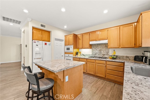 Detail Gallery Image 18 of 73 For 33926 Channel, Temecula,  CA 92592 - 4 Beds | 2/1 Baths