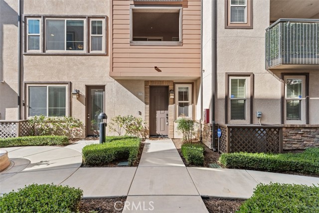 Detail Gallery Image 2 of 34 For 1370 Clementine Way, Fullerton,  CA 92833 - 3 Beds | 3 Baths