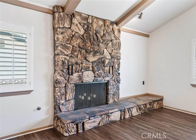 Detail Gallery Image 2 of 14 For 39812 Golfers, Palmdale,  CA 93551 - 5 Beds | 3 Baths