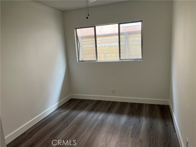 Detail Gallery Image 11 of 11 For 6109 S La Cienega Blvd, Los Angeles,  CA 90056 - 3 Beds | 2/1 Baths