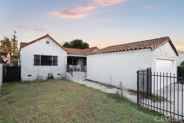 Detail Gallery Image 1 of 28 For 948 E 116th St, Los Angeles,  CA 90059 - 3 Beds | 2 Baths