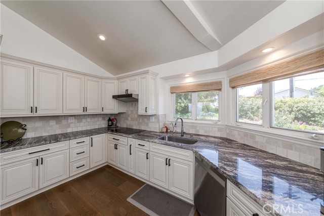 Detail Gallery Image 30 of 57 For 1 Hackamore Rd, Rolling Hills,  CA 90274 - 4 Beds | 3/1 Baths