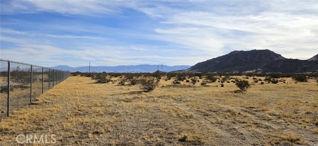 18066 Barstow Road, Lucerne Valley CA: https://media.crmls.org/medias/3e00ddb5-4e11-4664-81bb-8a36a3e8b9d1.jpg