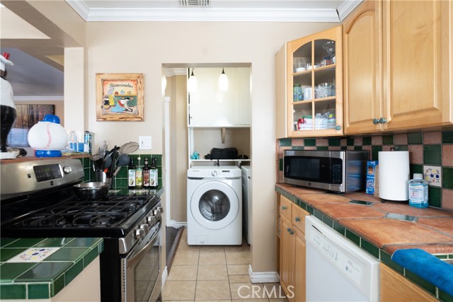2561 E Washington Street, Carson CA: https://media.crmls.org/medias/3e012896-6b15-492f-99a1-7b13dc34691e.jpg