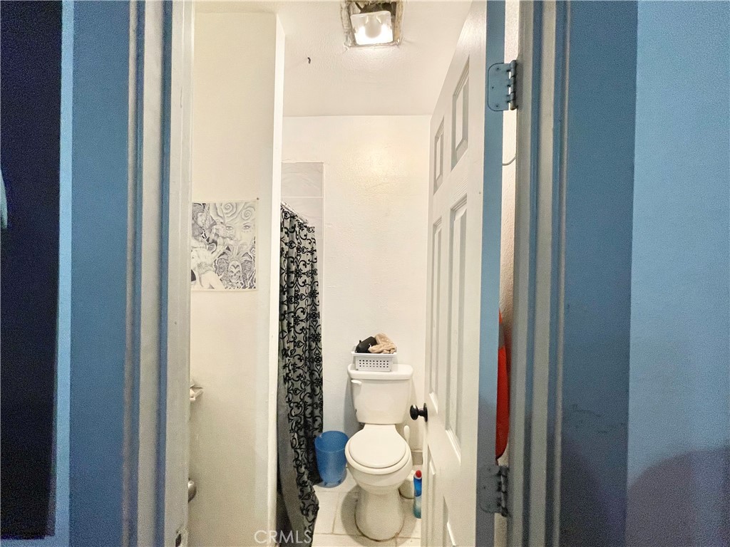 https://media.crmls.org/medias/3e01f0b9-868f-4da3-9872-bab5a78b8459.jpg?preset=X-Large