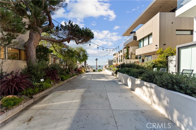 Detail Gallery Image 65 of 66 For 400 17th St, Manhattan Beach,  CA 90266 - 4 Beds | 2 Baths