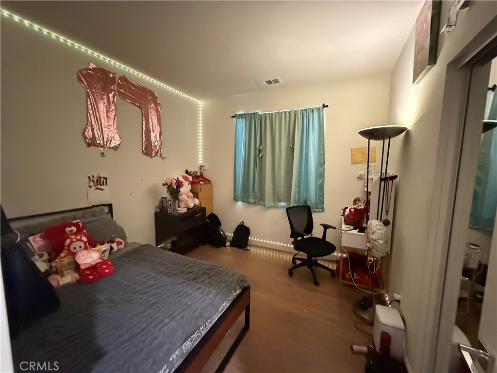https://media.crmls.org/medias/3e029695-4a7c-4ee4-8e65-c1066a974ac0.jpg?preset=X-Large