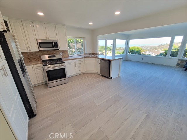 Detail Gallery Image 7 of 31 For 407 Calle Fiesta, San Clemente,  CA 92672 - 3 Beds | 2 Baths