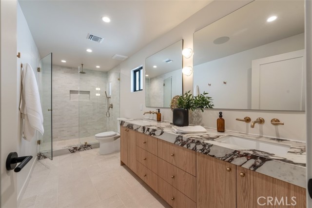 Detail Gallery Image 28 of 46 For 8960 Oak Park, –,  CA 91325 - 4 Beds | 3/1 Baths