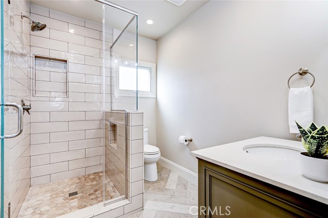 Detail Gallery Image 39 of 53 For 303 7th St a,  Manhattan Beach,  CA 90266 - 3 Beds | 3/1 Baths
