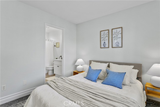 81 Plateau, Aliso Viejo CA: https://media.crmls.org/medias/3e02f222-c88e-422c-86cc-beae79461aa7.jpg