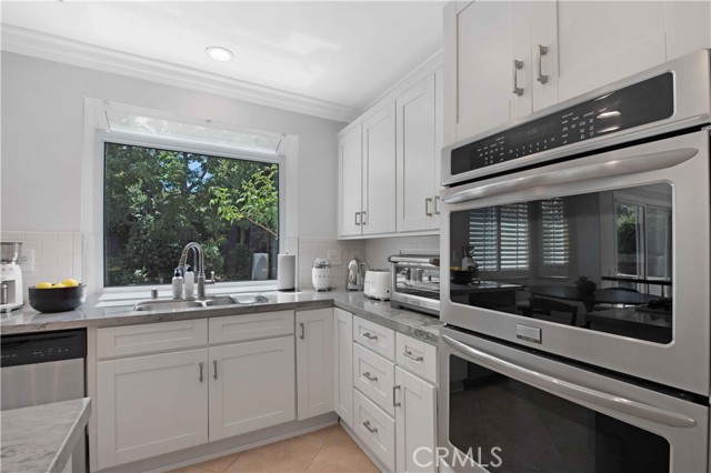 3514 Three Springs Drive, Westlake Village CA: https://media.crmls.org/medias/3e02f856-6cfb-4620-859c-78dcba52b3fd.jpg