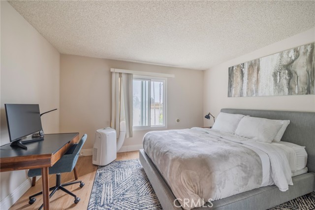 1 Bed Home for Sale in Playa del Rey, California